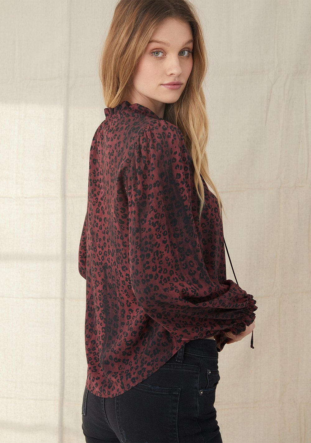 Bella Dahl - Pullover Ruffle Neck Top - Wildberry Leopard Print by Maho