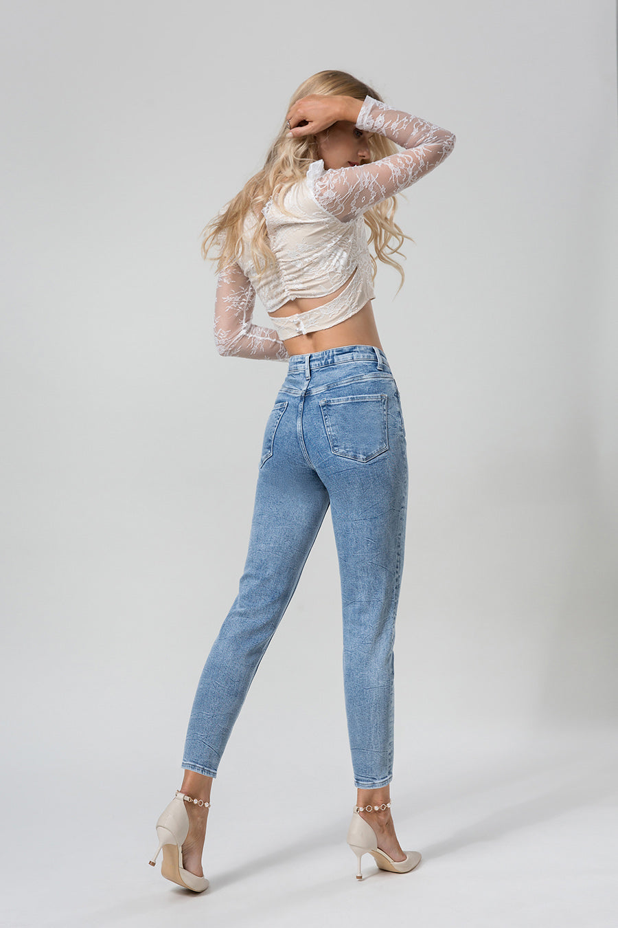 HIGH RISE MOM JEANS BYM3006 by Bayeas