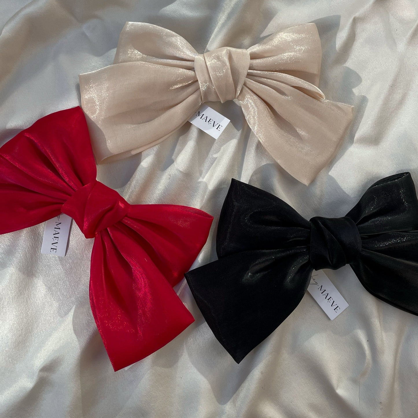 Elizabeth James Bow by HEYMAEVE