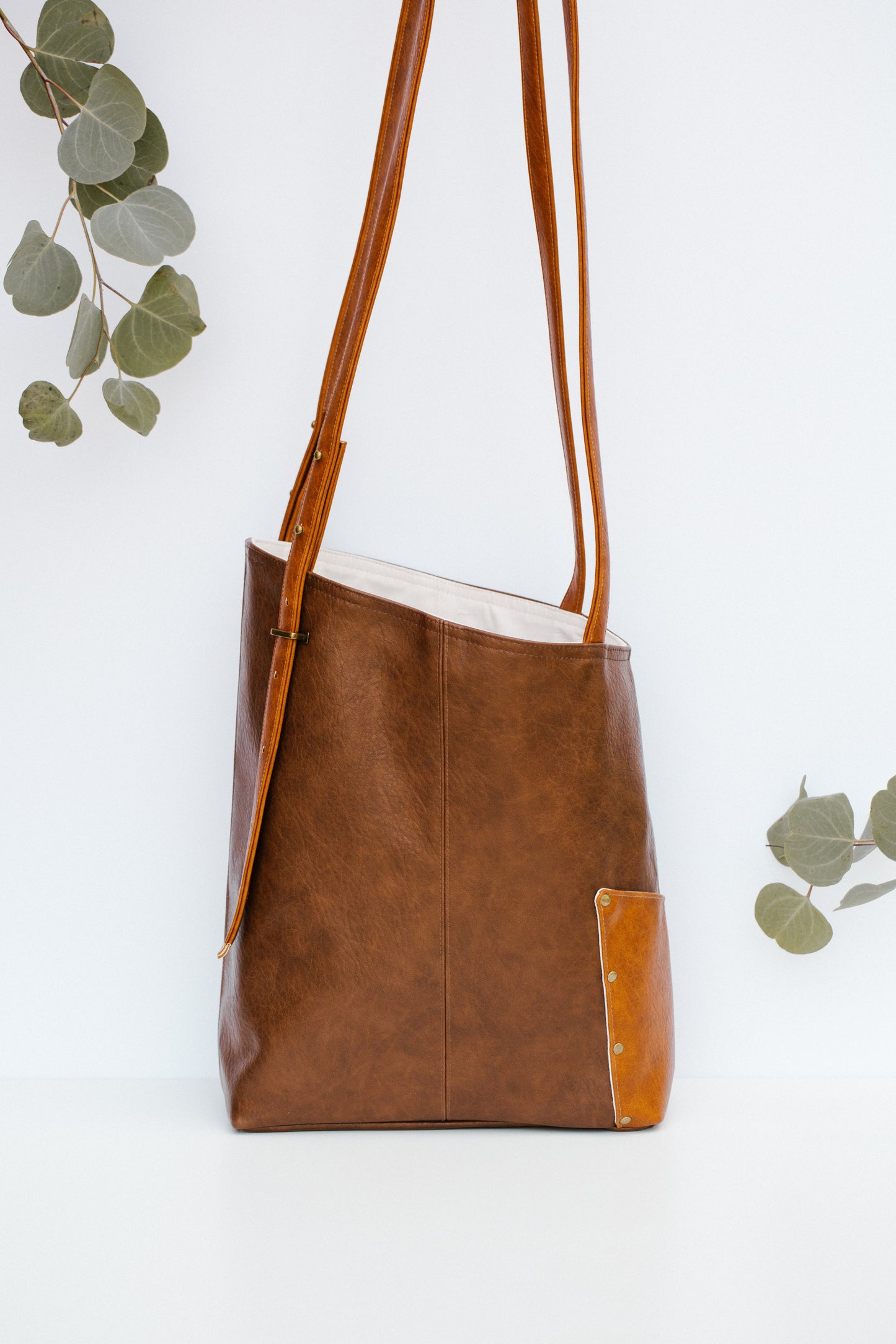 OVERCOMER tote bag | CHESTNUT by Carry Courage