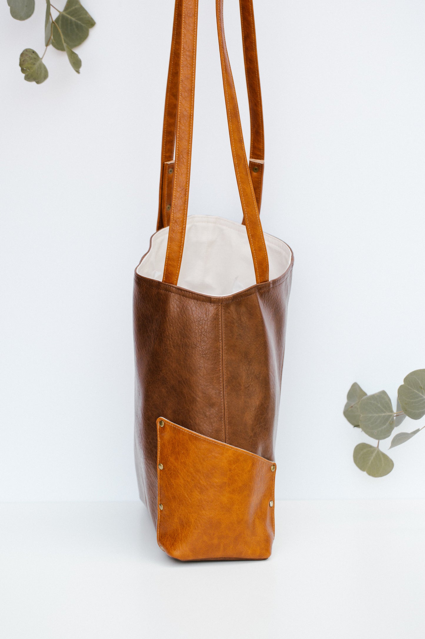 OVERCOMER tote bag | CHESTNUT by Carry Courage