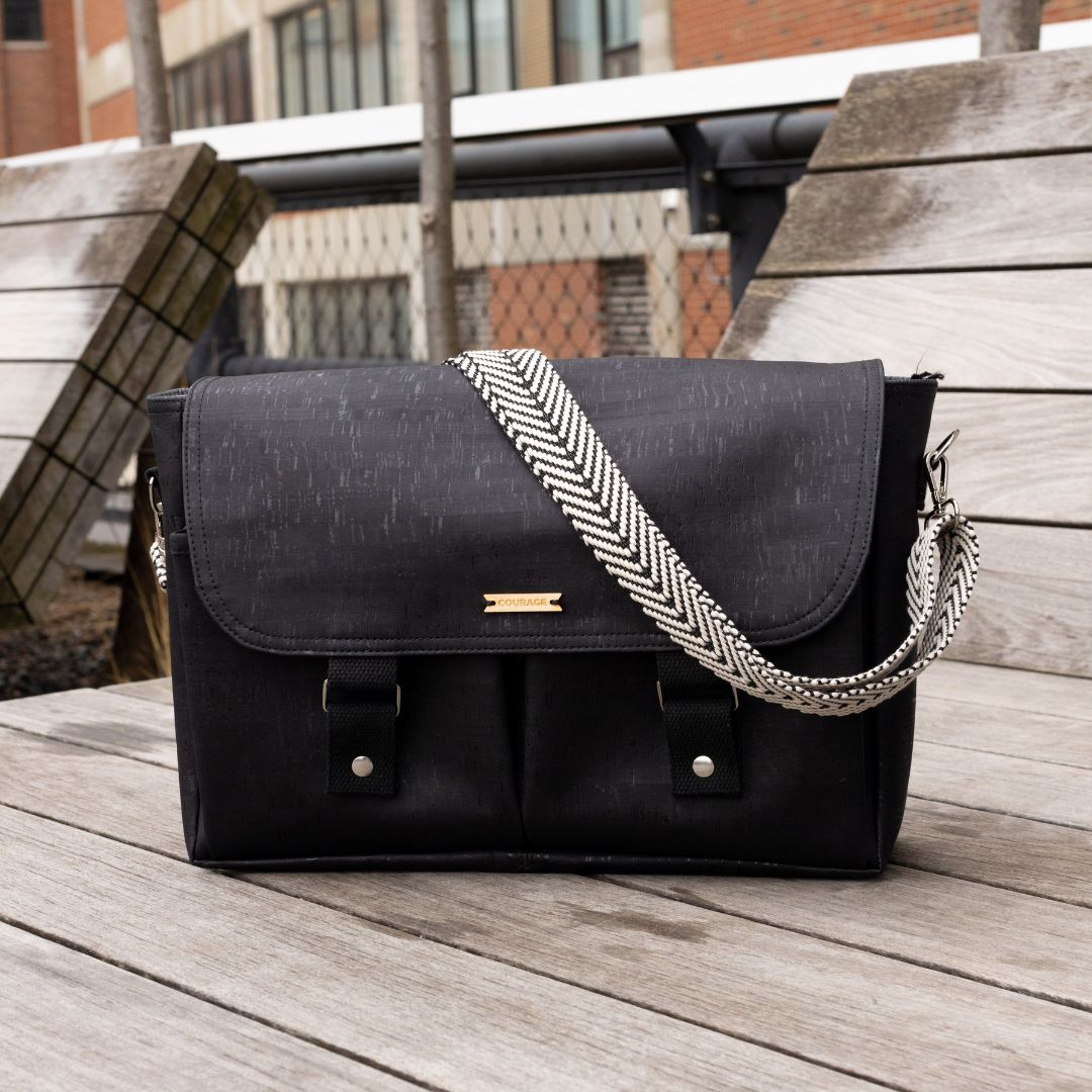 NOMAD messenger bag | COAL by Carry Courage