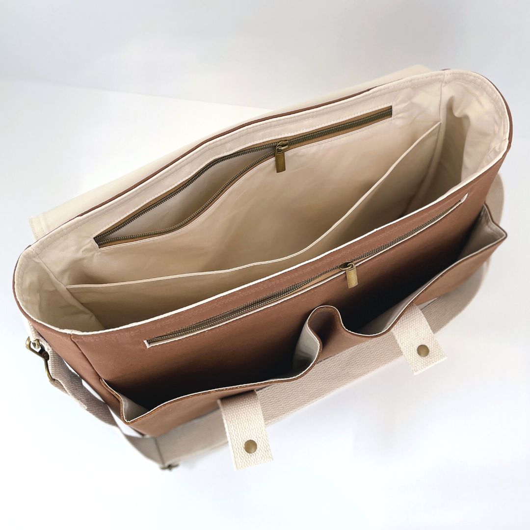 NOMAD messenger bag | SEPIA by Carry Courage