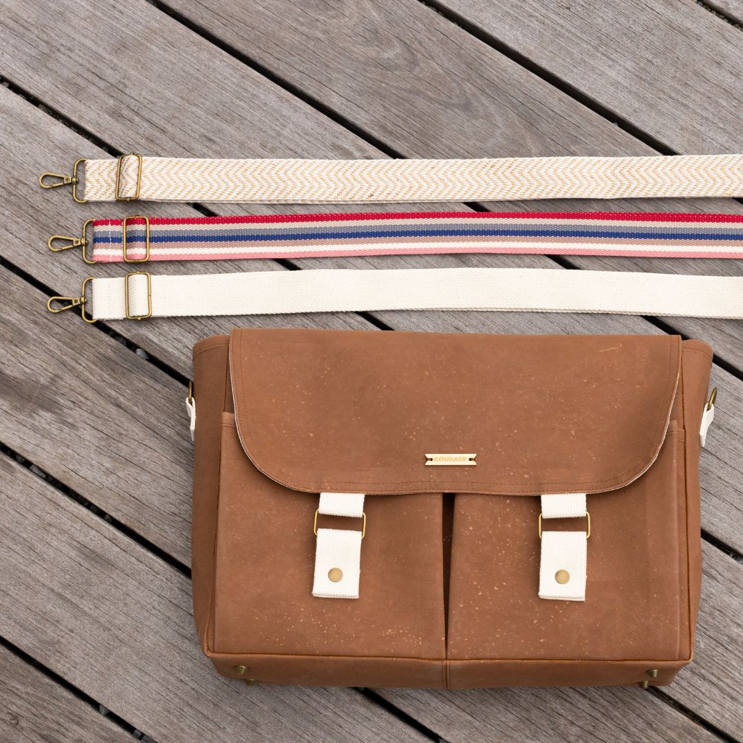 NOMAD messenger bag | SEPIA by Carry Courage