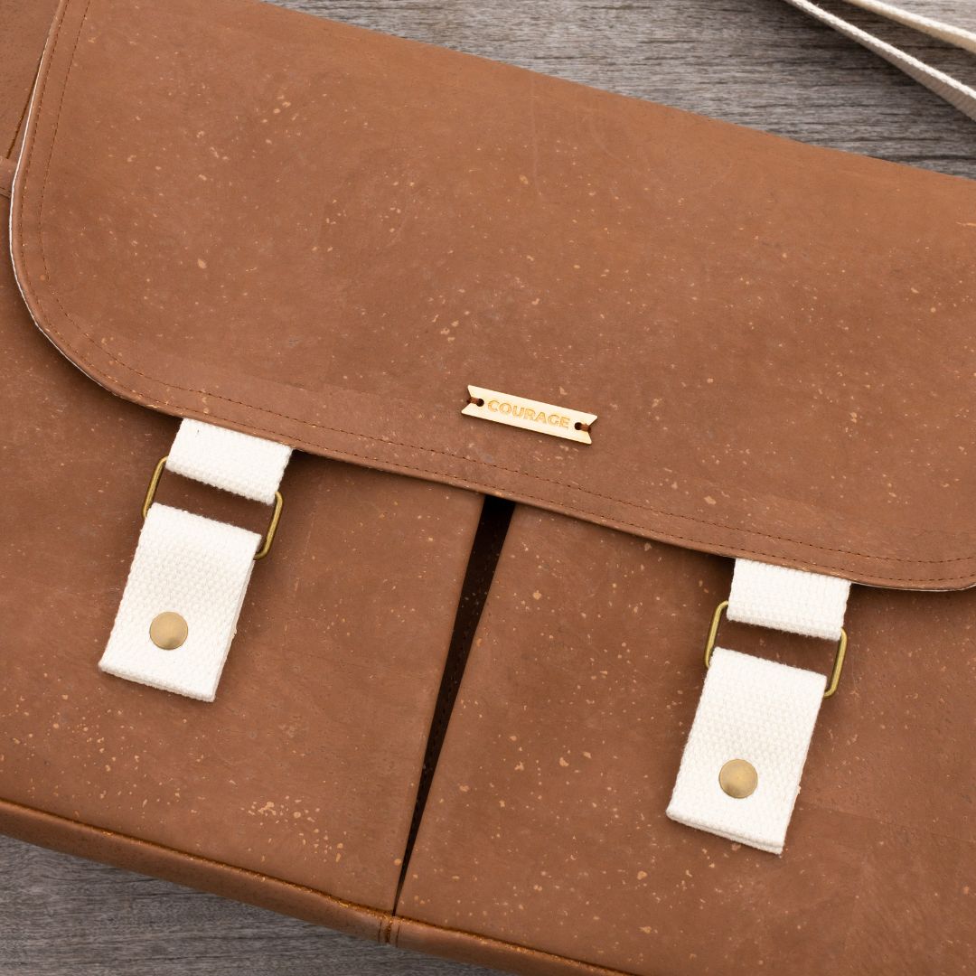 NOMAD messenger bag | SEPIA by Carry Courage